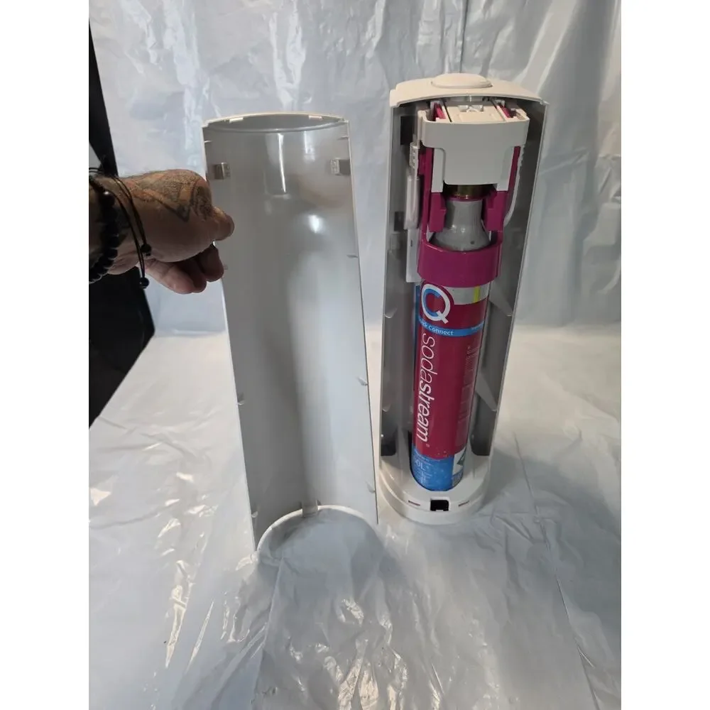 SodaStream Terra Sparkling Water Soda Fizz Maker White With CO2 Bottle Clean